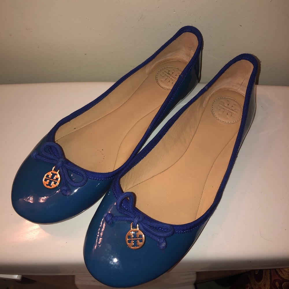 Tory Burch “Chelsea” patent bow logo flats Sz 7